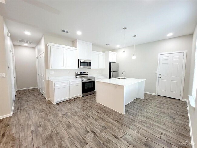 Building Photo - 1403 Lore Dr