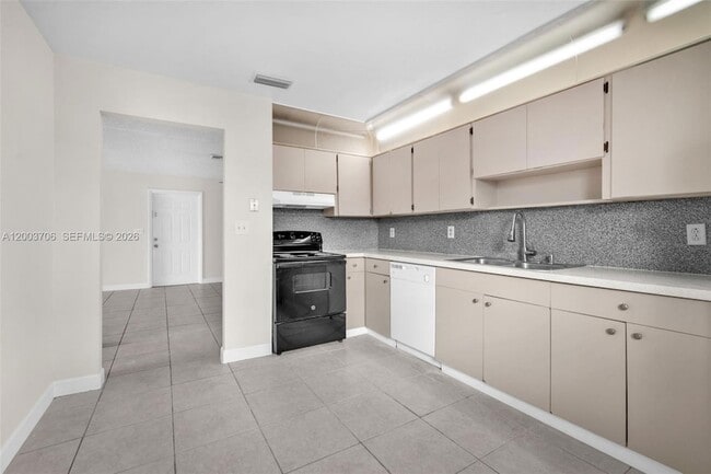 Foto del edificio - 2125 McKinley St