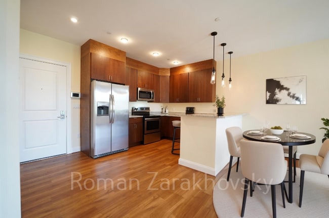 Building Photo - 315 Broadway