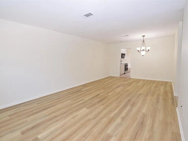 Foto del edificio - 6814 Marshall Pl Dr