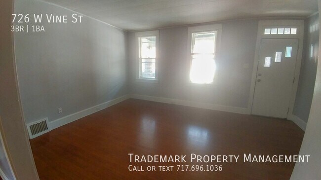 Building Photo - Nice 3 Bedroom Town Home