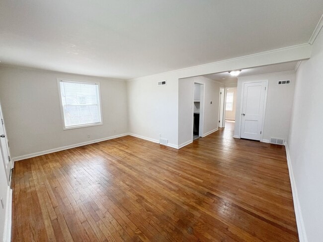 Building Photo - Charming 1-Bed Home in North Kansas City –...
