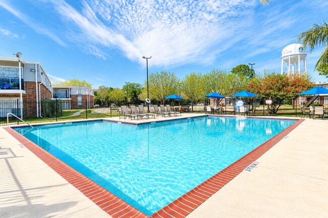Resort Style Pool - The Park at Monza