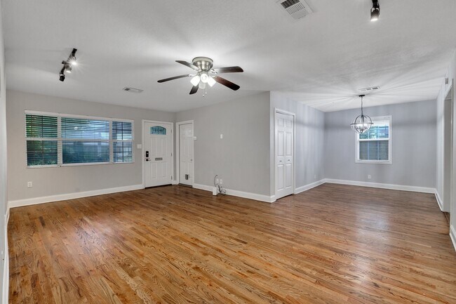 Building Photo - 5314 Angelo St