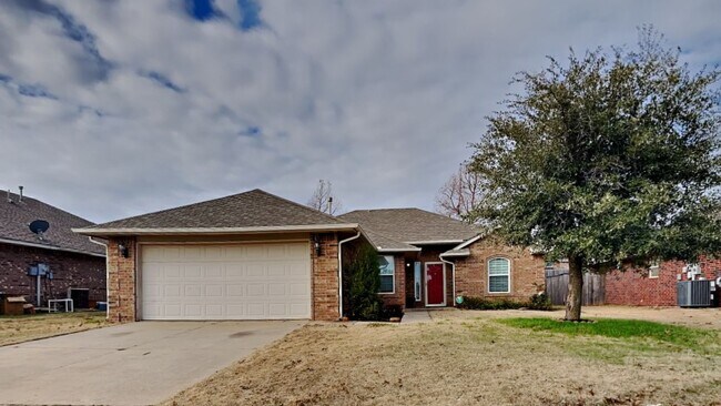 Foto del edificio - 3 Bedroom Home in Edmond