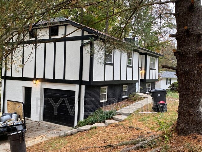 Foto del edificio - 5401 Avebury Ln