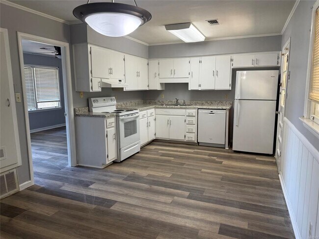 Foto del edificio - 3933 Bienville Rd