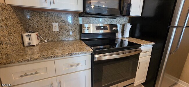 Foto del edificio - 3419 Winkler Ave