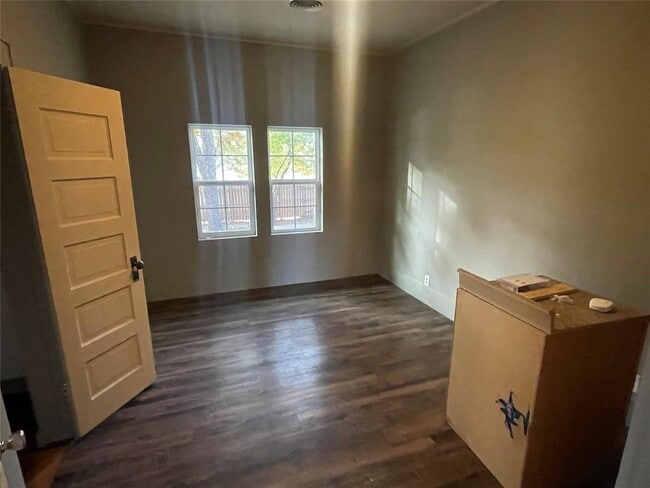 Foto del edificio - 220 N 8th St