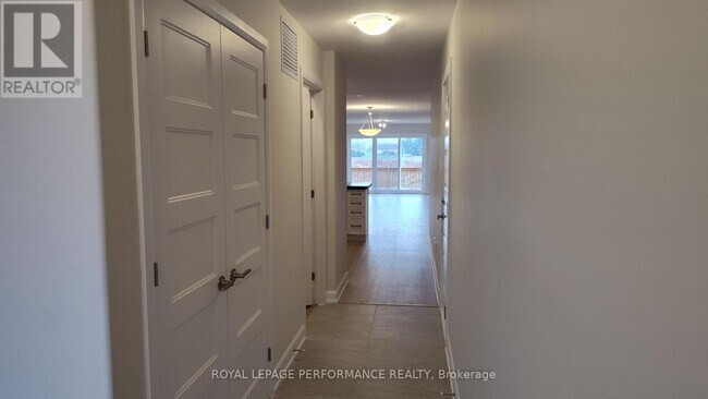 Building Photo - 1223 Montblanc Cres