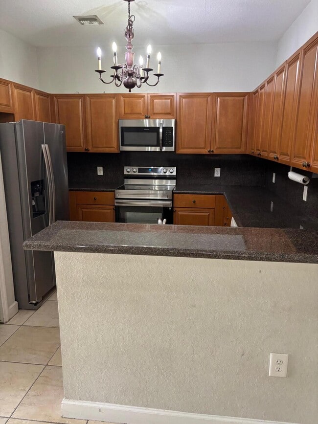 Building Photo - 1118 Shoma Dr