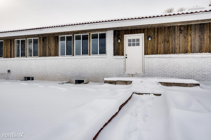 Primary Photo - 2120 S Tennyson Way