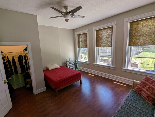 Dormitorio 1 - 2253 Loth St