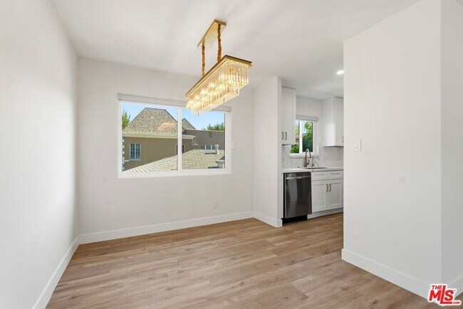 Building Photo - 1861 Midvale Ave