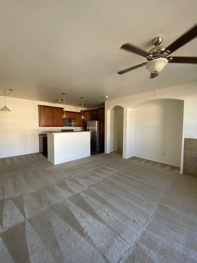 Building Photo - MOVE IN READY 2 Bed 2 Bath Unit with Patio