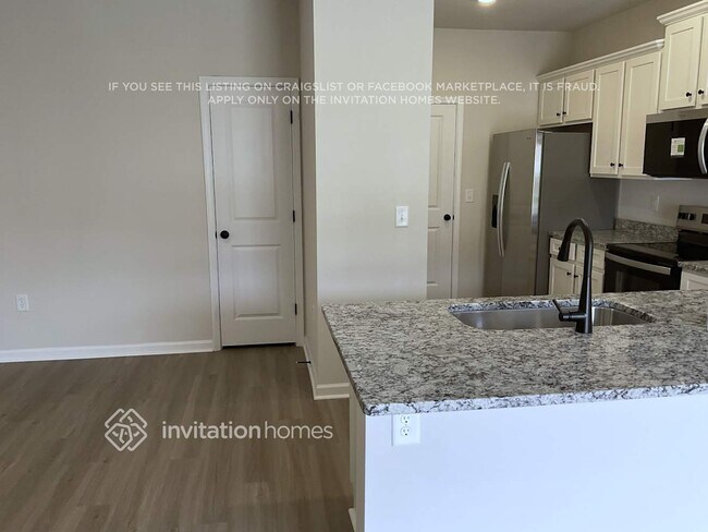 Building Photo - 3332 Burberry Dr