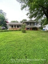 Building Photo - 700 E Roanoke Rd