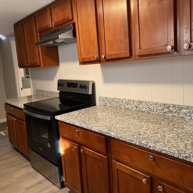 Foto del edificio - 332 N Cedar Ave