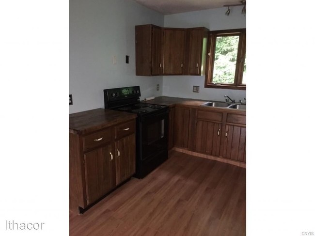 Building Photo - 2 br, 1 bath House - 5089 Old State Rd