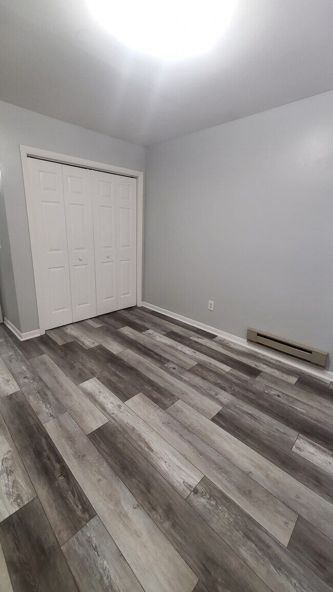 Bedroom - 2925 Hamburg St