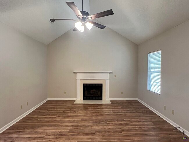 Foto del edificio - 536 Loblolly Ln