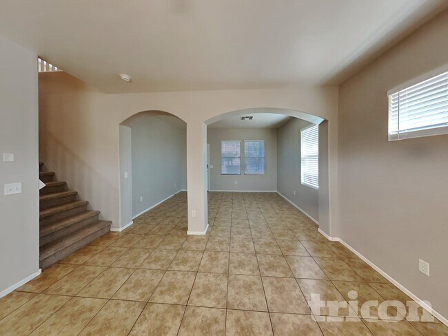 Foto del edificio - 3921 W Irwin Ave