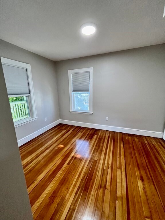 Foto del edificio - 24 Howes St