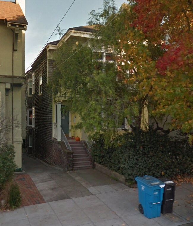 Building Photo - 536 10th Ave
