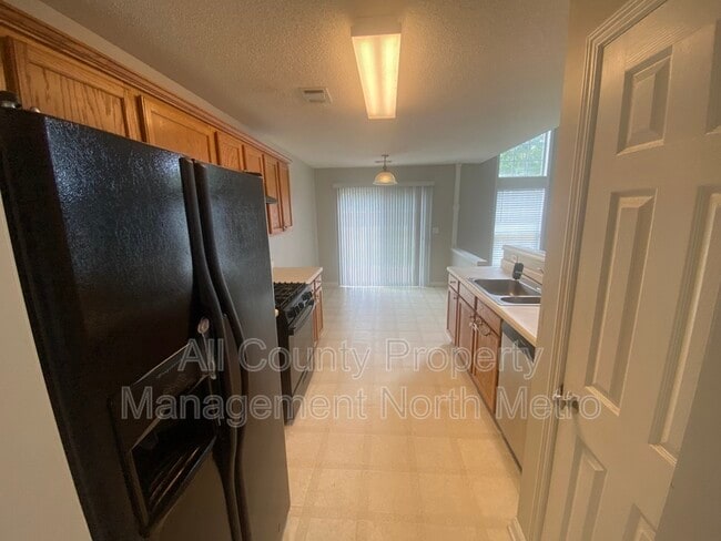 Building Photo - 9155 Friarbridge Dr