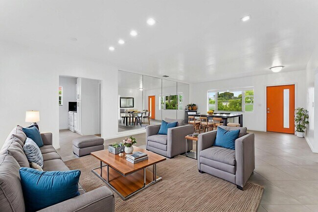 Foto del edificio - 5015 S Olive Ave