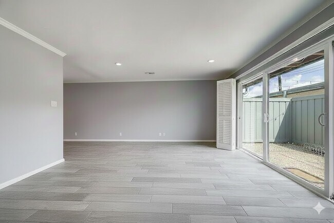 Foto del edificio - 6307 Del Monte Dr