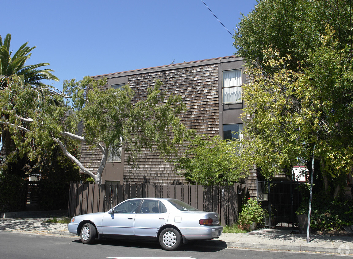 Building Photo - 1907 Haste St