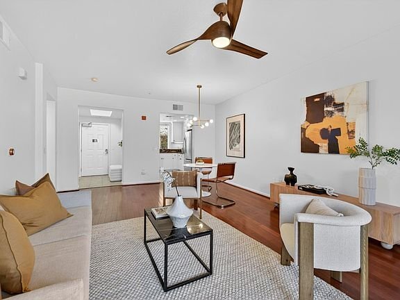 Foto del edificio - 1390 Saddle Rack St