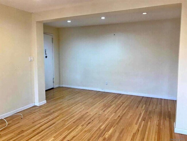 Building Photo - 47-27 Little Neck Pkwy