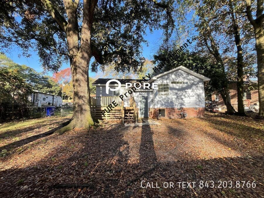 Primary Photo - 2645 Orchid Ave