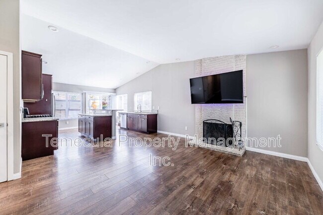 Foto del edificio - 4976 Tyler St