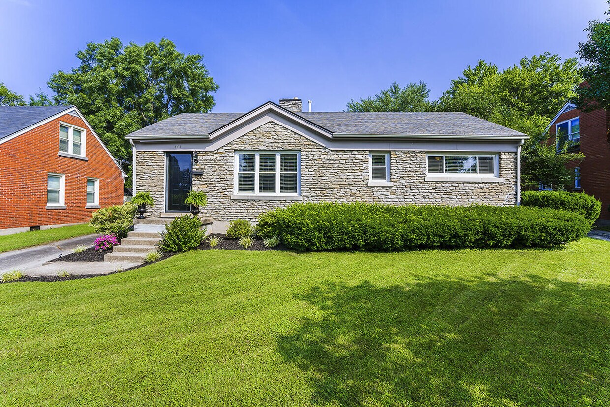 Foto principal - 141 St James Dr
