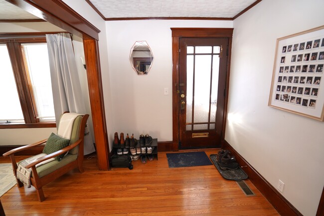 Building Photo - 15 Perthshire Rd