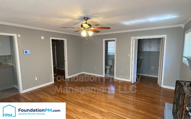 Building Photo - 1490 Joanne St