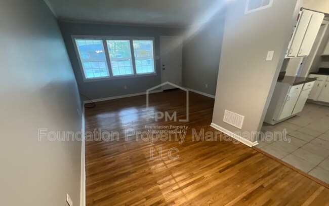 Foto del edificio - 4004 Ridgedale St