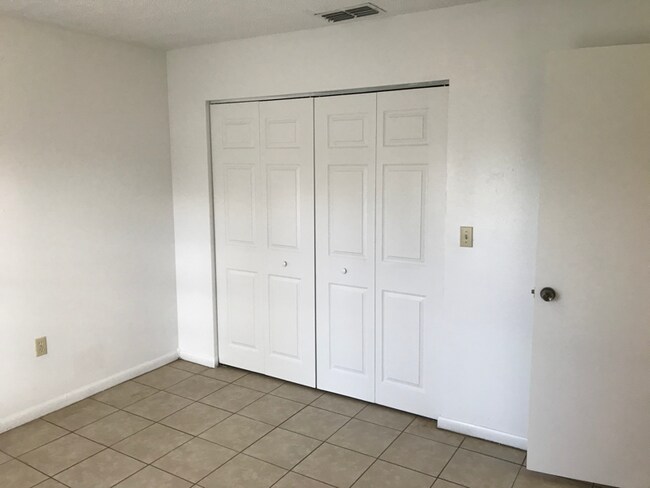 Building Photo - 3119 Julia Ct
