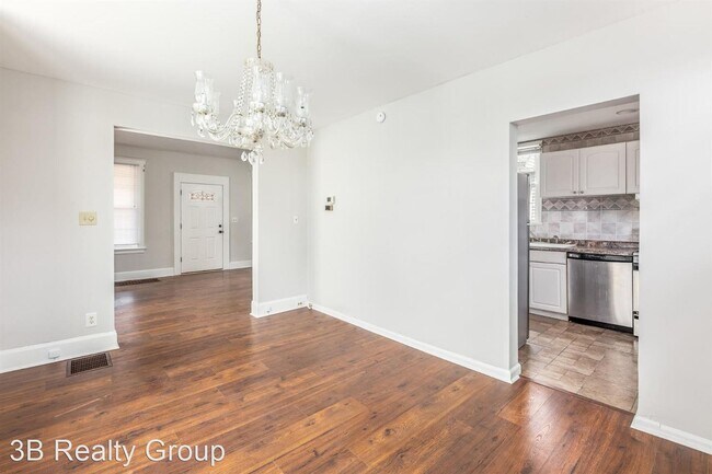 Foto del edificio - 3 br, 1 bath House - 3066 Glenmore Ave.
