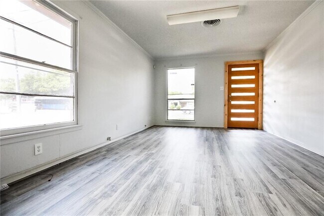 Foto del edificio - 3801 S 1st St