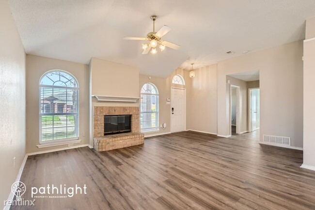 Building Photo - 2809 Hidden Springs Dr UNIT