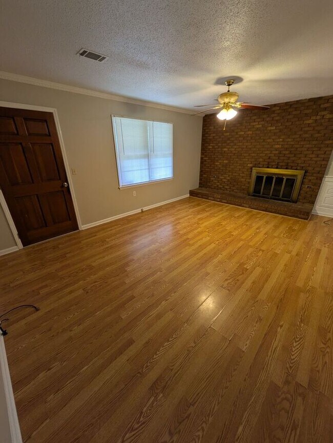 Foto del edificio - 3BD/2BA Single Family Home w/ Garage in Hi...