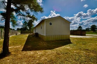Building Photo - 1000 Rd 5507