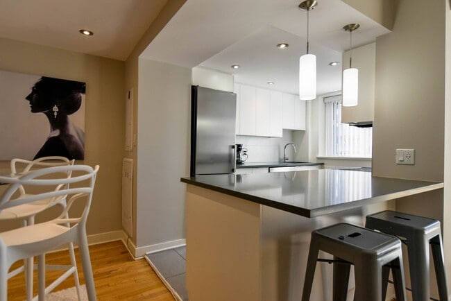 Building Photo - 3435 Rue Drummond