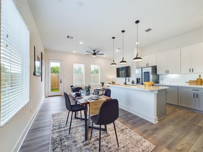 Building Photo - 2928 Stevens St