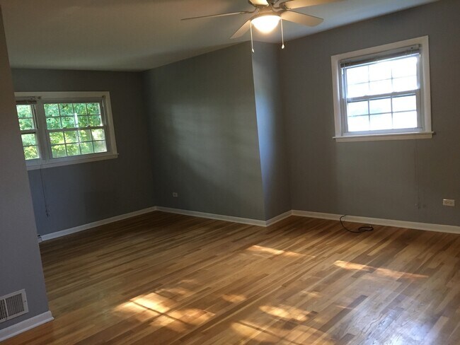 Building Photo - 4503 Magnolia Dr