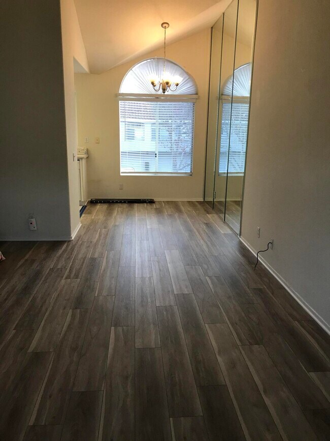 Building Photo - 47 Whippoorwill Ln